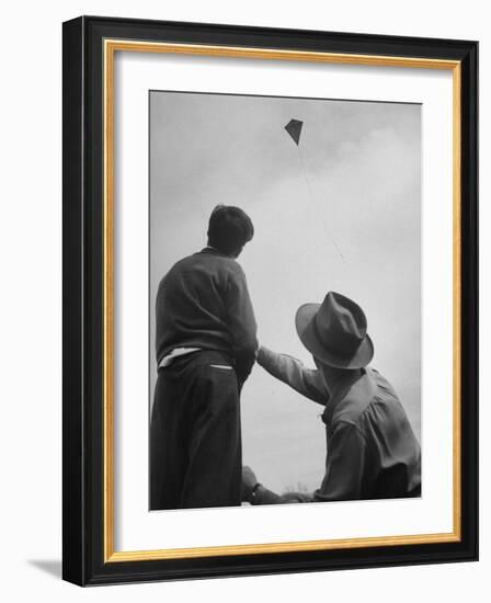 Kite Flying Contest-Sam Shere-Framed Photographic Print