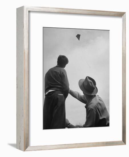 Kite Flying Contest-Sam Shere-Framed Photographic Print