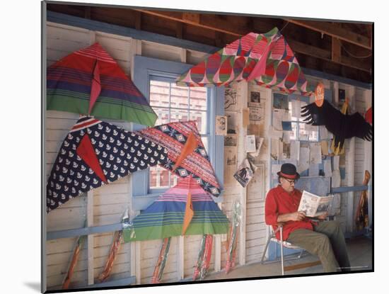 Kite Man, Kites For Sale or Renton Nantucket, August 1974-Alfred Eisenstaedt-Mounted Photographic Print