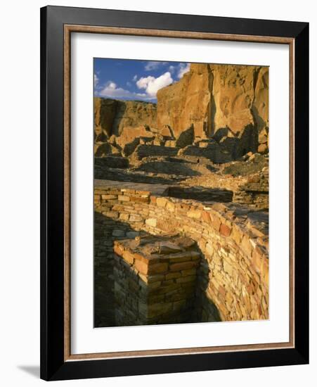 Kiva wall, Pueblo Bonito, Chaco Canyon, Chaco Culture National Historical Park, New Mexico, USA-Scott T. Smith-Framed Photographic Print