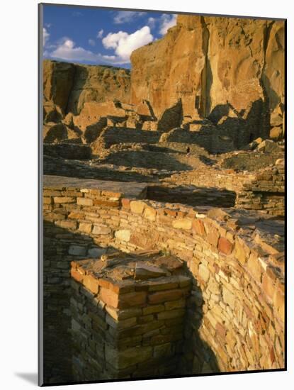 Kiva wall, Pueblo Bonito, Chaco Canyon, Chaco Culture National Historical Park, New Mexico, USA-Scott T. Smith-Mounted Photographic Print