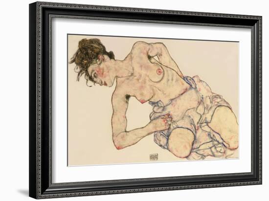 Kneider Weiblicher Halbakt, 1917-Egon Schiele-Framed Giclee Print