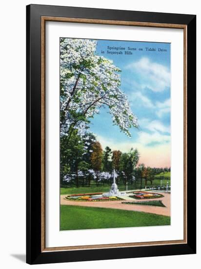 Knoxville, Tennessee - Springtime Scene on Talahi Drive in the Sequoyah Hills-Lantern Press-Framed Art Print