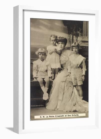 Königin Elisabeth Von Belgien Mit Ihren Kindern-null-Framed Giclee Print