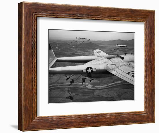 Korean War Airborne-Max Desfor-Framed Photographic Print