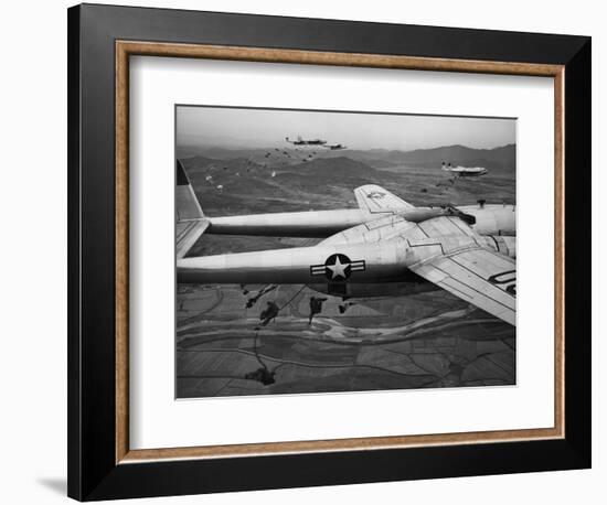 Korean War Airborne-Max Desfor-Framed Photographic Print