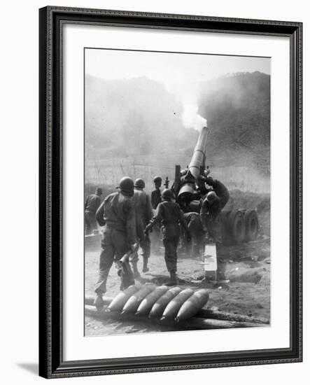 Korean War: Artillery-null-Framed Photographic Print