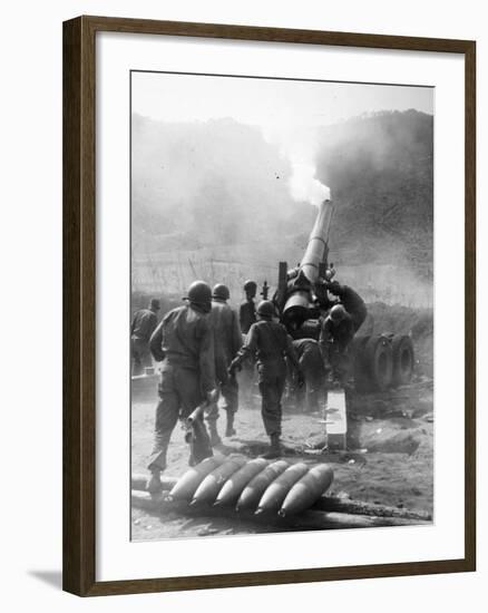 Korean War: Artillery-null-Framed Photographic Print
