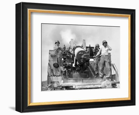 Korean War: Artillerymen-null-Framed Photographic Print