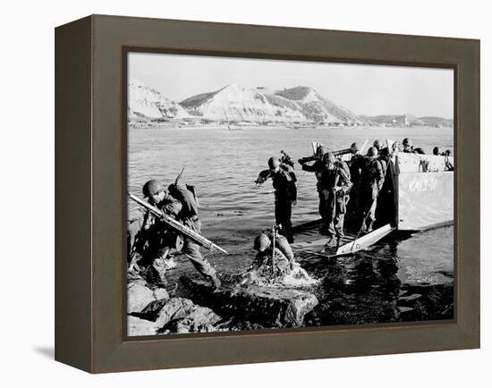 Korean War U.S. Land at Pohang-Associated Press-Framed Premier Image Canvas