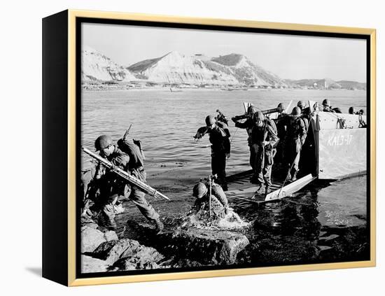 Korean War U.S. Land at Pohang-Associated Press-Framed Premier Image Canvas