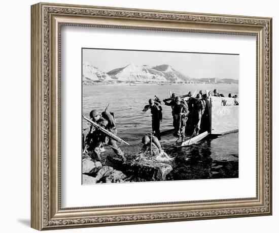 Korean War U.S. Land at Pohang-Associated Press-Framed Photographic Print