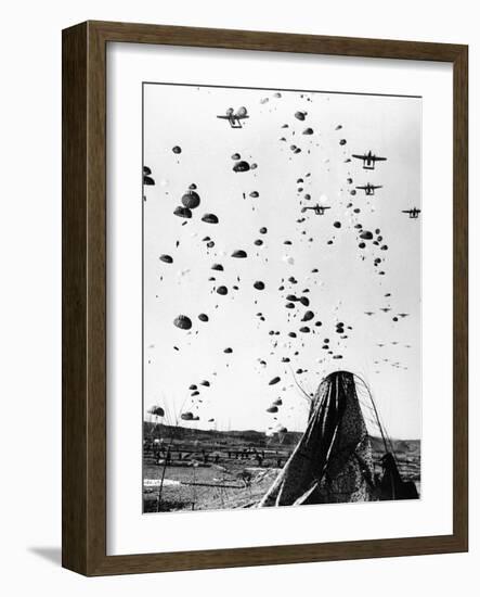 Korean War-Associated Press-Framed Photographic Print