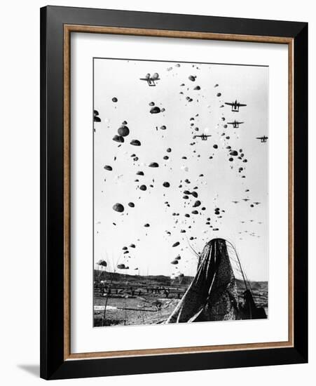 Korean War-Associated Press-Framed Photographic Print