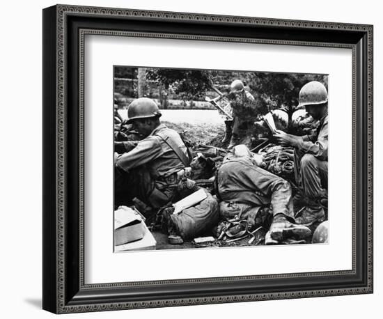 Korean War-Associated Press-Framed Photographic Print