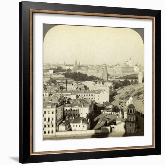 Kremlin Wall, Moscow, Russia-Underwood & Underwood-Framed Photographic Print