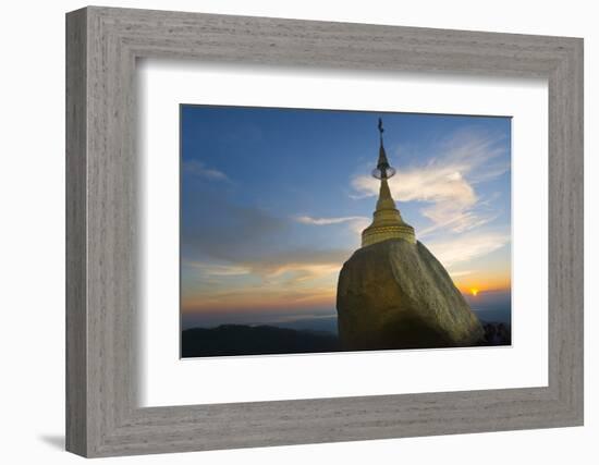 Kyaiktiyo Pagoda, Gold Rock, Mon State, Myanmar-Keren Su-Framed Photographic Print