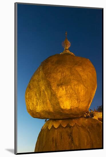 Kyaiktiyo Pagoda, Gold Rock, Mon State, Myanmar-Keren Su-Mounted Photographic Print