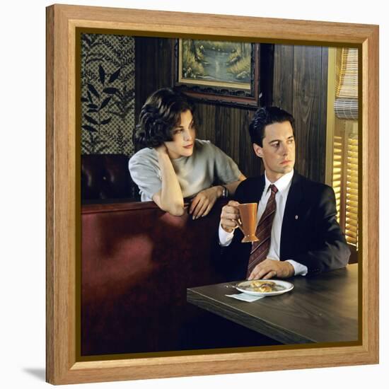 KYLE MacLACHLAN; SHERILYN FENN. "Twin Peaks" [1990], directed by DAVID LYNCH.-null-Framed Stretched Canvas