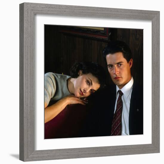 KYLE MacLACHLAN; SHERILYN FENN. "Twin Peaks" [1990], directed by DAVID LYNCH.-null-Framed Premium Photographic Print