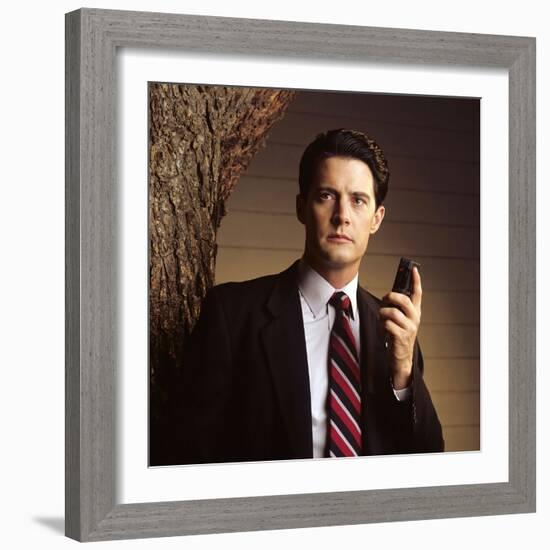 KYLE MacLACHLAN. "Twin Peaks" [1990], directed by DAVID LYNCH.-null-Framed Photographic Print