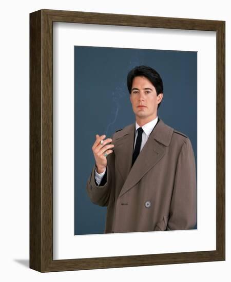 KYLE MacLACHLAN. "Twin Peaks" [1990], directed by DAVID LYNCH.-null-Framed Premium Photographic Print