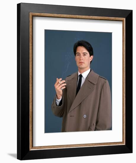 KYLE MacLACHLAN. "Twin Peaks" [1990], directed by DAVID LYNCH.-null-Framed Premium Photographic Print