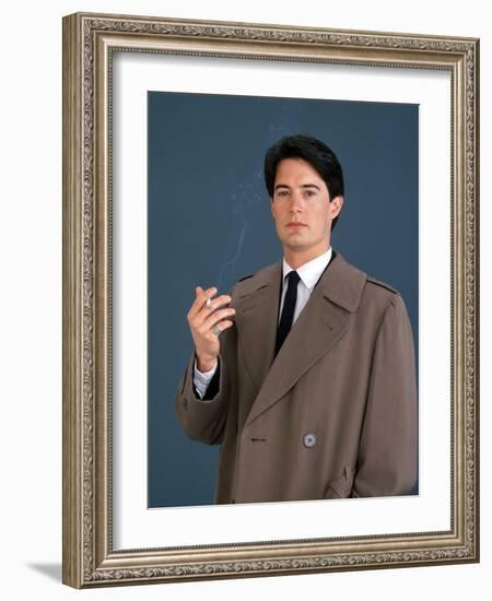 KYLE MacLACHLAN. "Twin Peaks" [1990], directed by DAVID LYNCH.-null-Framed Photographic Print