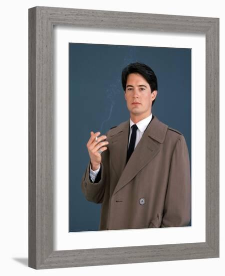 KYLE MacLACHLAN. "Twin Peaks" [1990], directed by DAVID LYNCH.-null-Framed Photographic Print