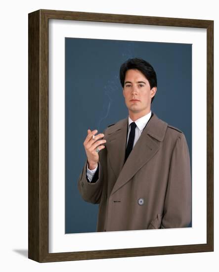 KYLE MacLACHLAN. "Twin Peaks" [1990], directed by DAVID LYNCH.-null-Framed Photographic Print