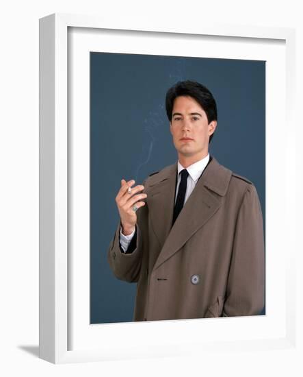 KYLE MacLACHLAN. "Twin Peaks" [1990], directed by DAVID LYNCH.-null-Framed Photographic Print