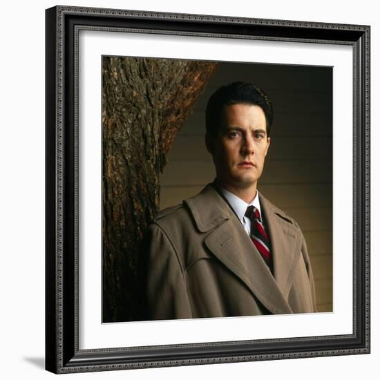 KYLE MacLACHLAN. "Twin Peaks" [1990], directed by DAVID LYNCH.-null-Framed Photographic Print