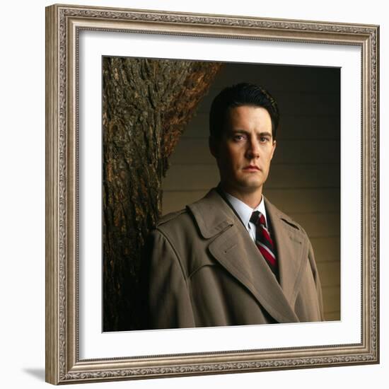 KYLE MacLACHLAN. "Twin Peaks" [1990], directed by DAVID LYNCH.-null-Framed Premium Photographic Print