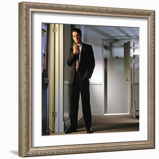 KYLE MacLACHLAN. "Twin Peaks" [1990], directed by DAVID LYNCH.-null-Framed Photographic Print