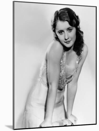 L'actrice americaine Barbara Stanwyck (1907- 1990) (b/w photo)-null-Mounted Photo