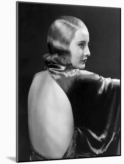 L'actrice americaine Barbara Stanwyck (1907- 1990) dans les annees 30 IN THE 30'S (b/w photo)-null-Mounted Photo