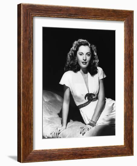 L'actrice americaine Barbara Stanwyck (1907- 1990) dans les annees 40 (b/w photo)-null-Framed Photo