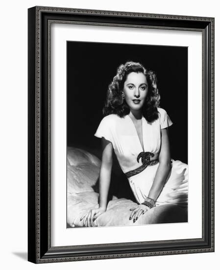 L'actrice americaine Barbara Stanwyck (1907- 1990) dans les annees 40 (b/w photo)-null-Framed Photo