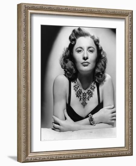 L'actrice americaine Barbara Stanwyck (1907- 1990) en, 1942 (b/w photo)-null-Framed Photo