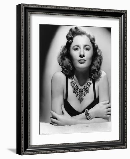 L'actrice americaine Barbara Stanwyck (1907- 1990) en, 1942 (b/w photo)-null-Framed Photo