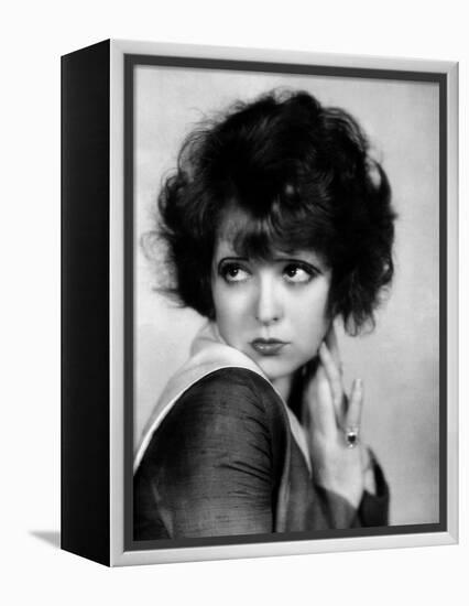 L'actrice americaine Clara Bow (1905- 1965) (b/w photo)-null-Framed Stretched Canvas