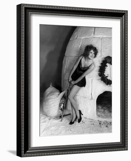 L'actrice americaine Clara Bow (1905- 1965) (b/w photo)-null-Framed Photo