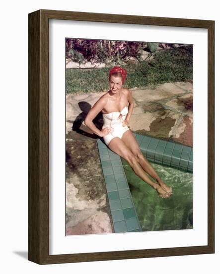 L'actrice Esther Williams, c. 1952 --- Esther Williams, c. 1952 (photo)-null-Framed Photo