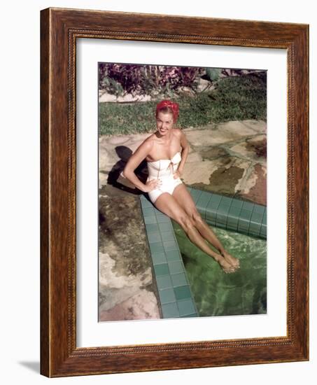 L'actrice Esther Williams, c. 1952 --- Esther Williams, c. 1952 (photo)-null-Framed Photo