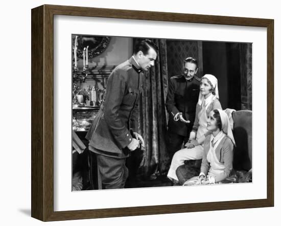 L'Adieu aux armes A FAREWELL TO ARMS by Frank Borzage-null-Framed Photo