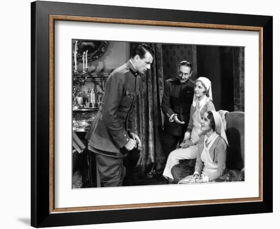 L'Adieu aux armes A FAREWELL TO ARMS by Frank Borzage-null-Framed Photo