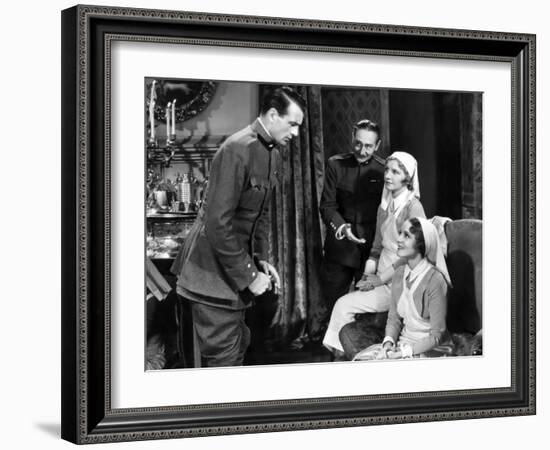 L'Adieu aux armes A FAREWELL TO ARMS by Frank Borzage-null-Framed Photo