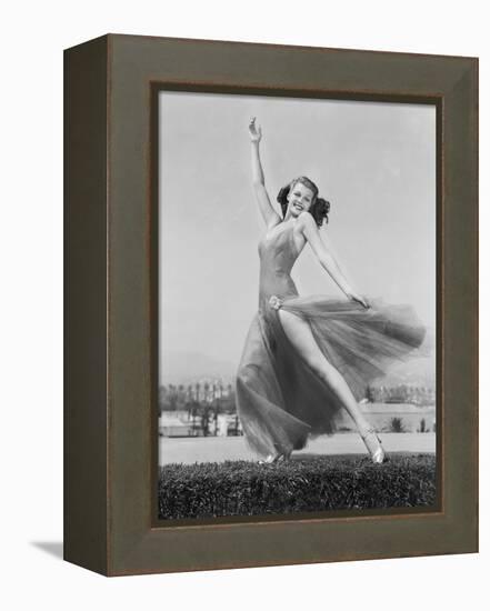 L'Amour vient en dansant YOU'LL NEVER GET RICH by SidneyLanfield with Rita Hayworth, 1941 (b/w phot-null-Framed Stretched Canvas