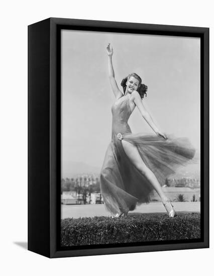 L'Amour vient en dansant YOU'LL NEVER GET RICH by SidneyLanfield with Rita Hayworth, 1941 (b/w phot-null-Framed Stretched Canvas