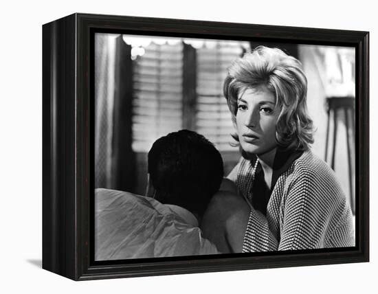 L'AVVENTURA, 1960 directed by MICHELANGELO ANTONIONI Gabriele Ferzetti / Monica Vitti (b/w photo)-null-Framed Stretched Canvas